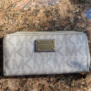 Michael Kors Wallet MK Print